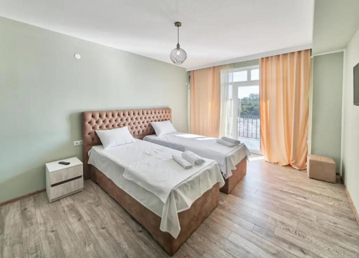 Four Seasons Riverside