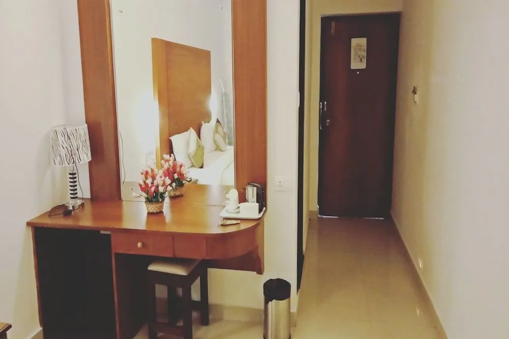 Capital O 19742 Hotel Dona Castle