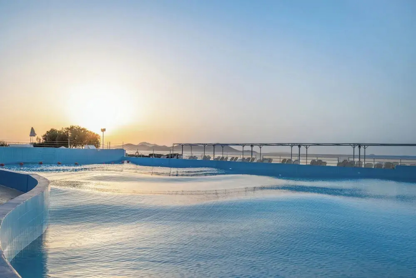 White Olive Marine Aquapark