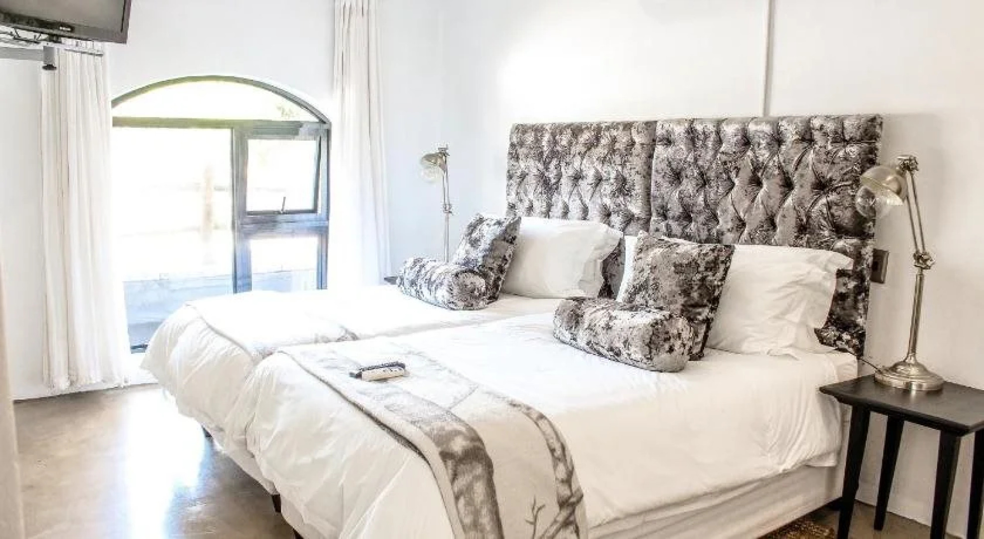 Jemimas Hospitality, Bunker on Bailie