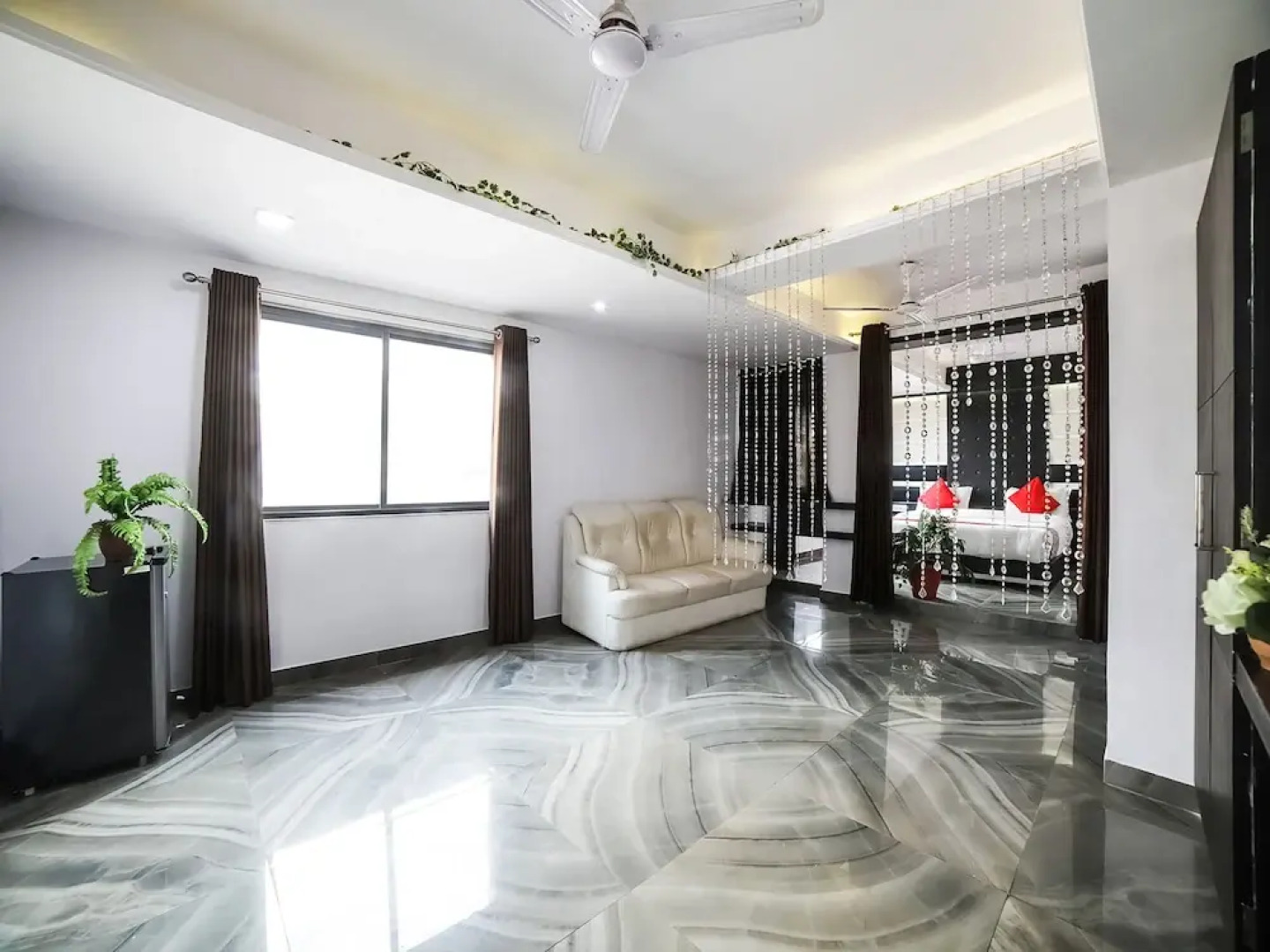 OYO 3335 Hotel Vraj Inn