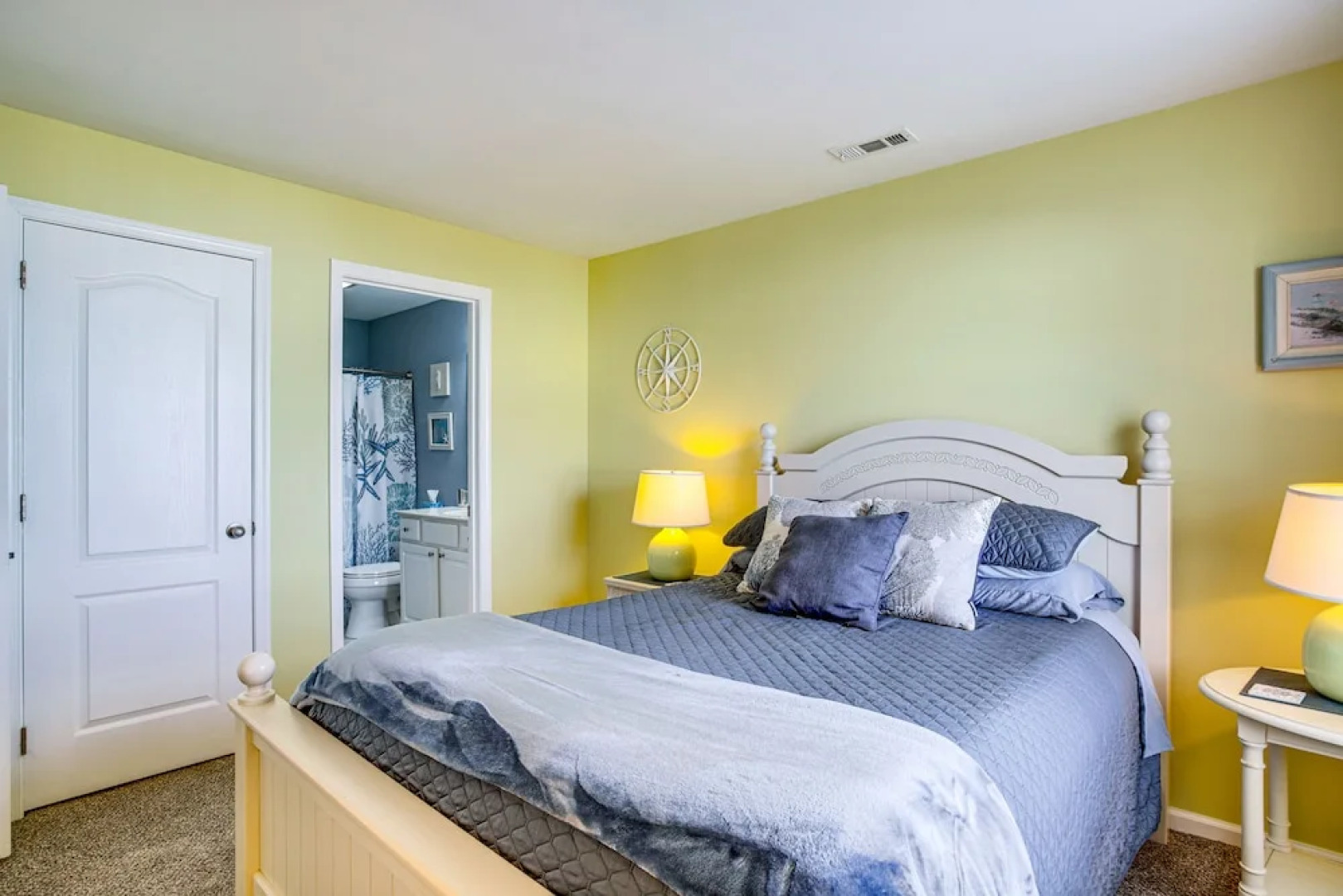 3 Mi to Savannah Beach: Lewes Condo w/ Pool Access