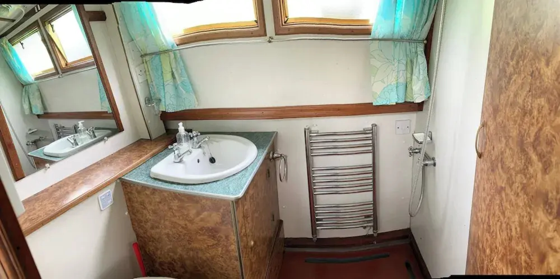 Stone - Boat - Sleeps 2 - Pet Friiendly- 85ws