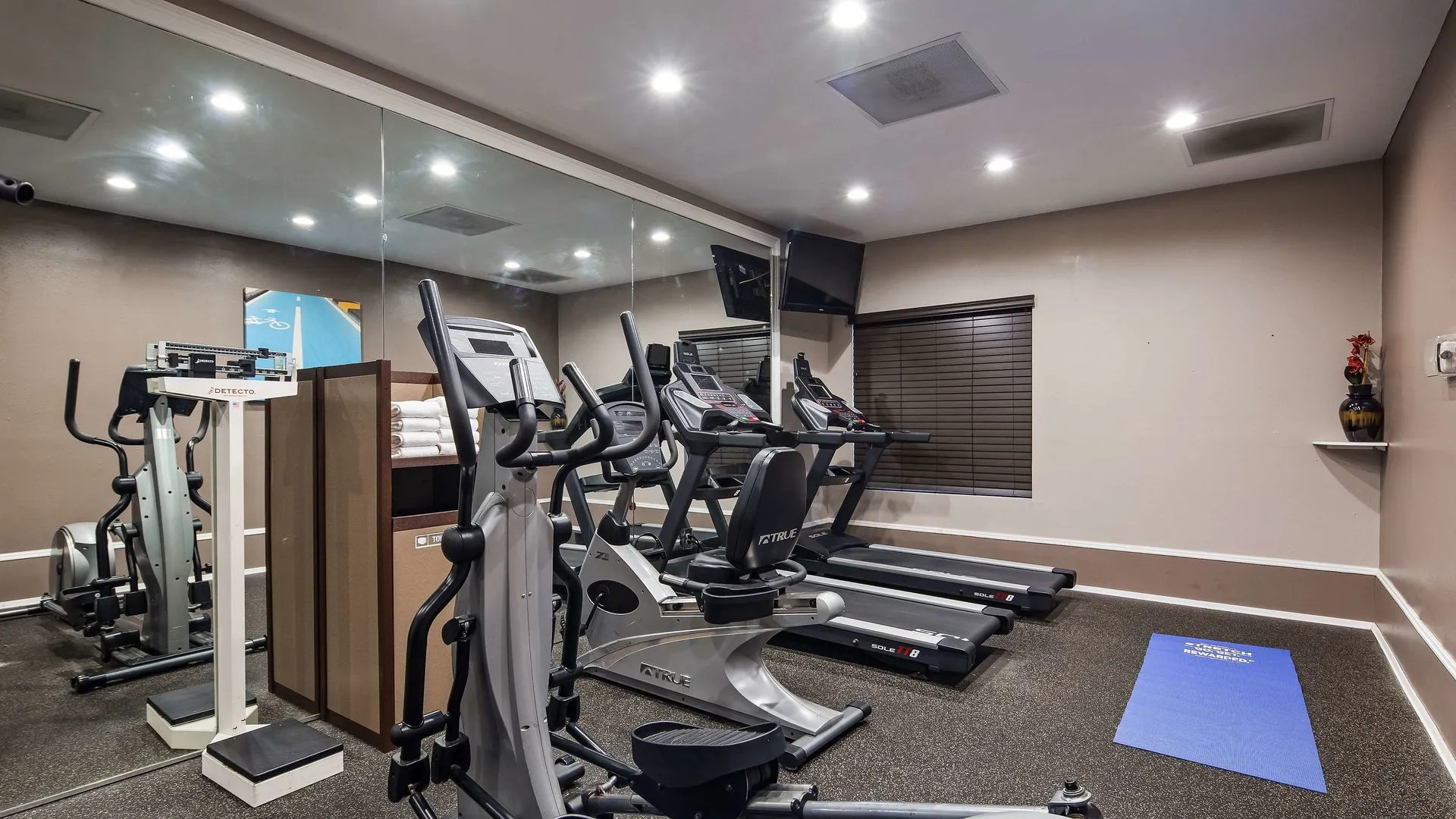 Best Western Airport Inn & Suites