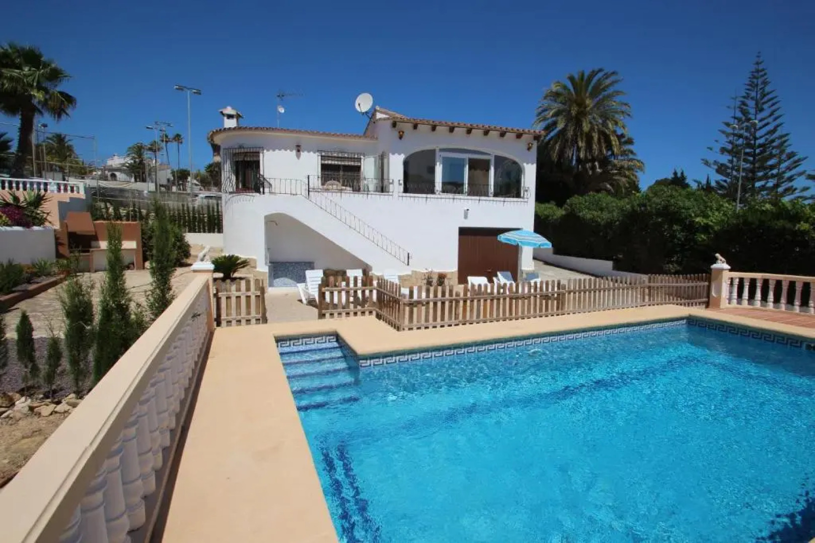 Juliasol - holiday home with private swimming pool in Moraira