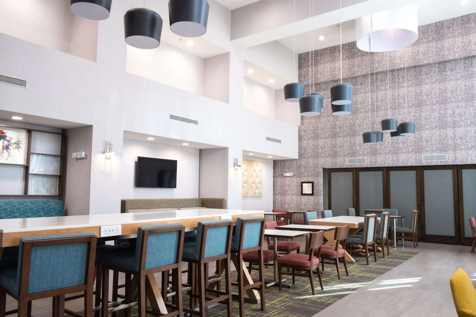Hampton Inn & Suites Dallas/Lewisville-Vista Ridge Mall, TX