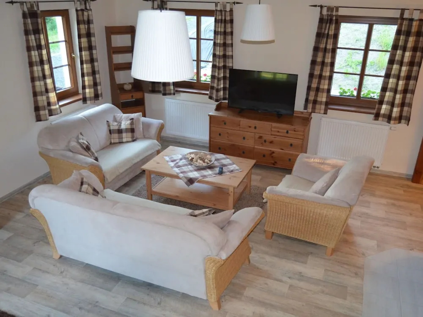 Beautiful, Spacious Holiday Home With Fireplace and Garden Pool Near the Golf Course