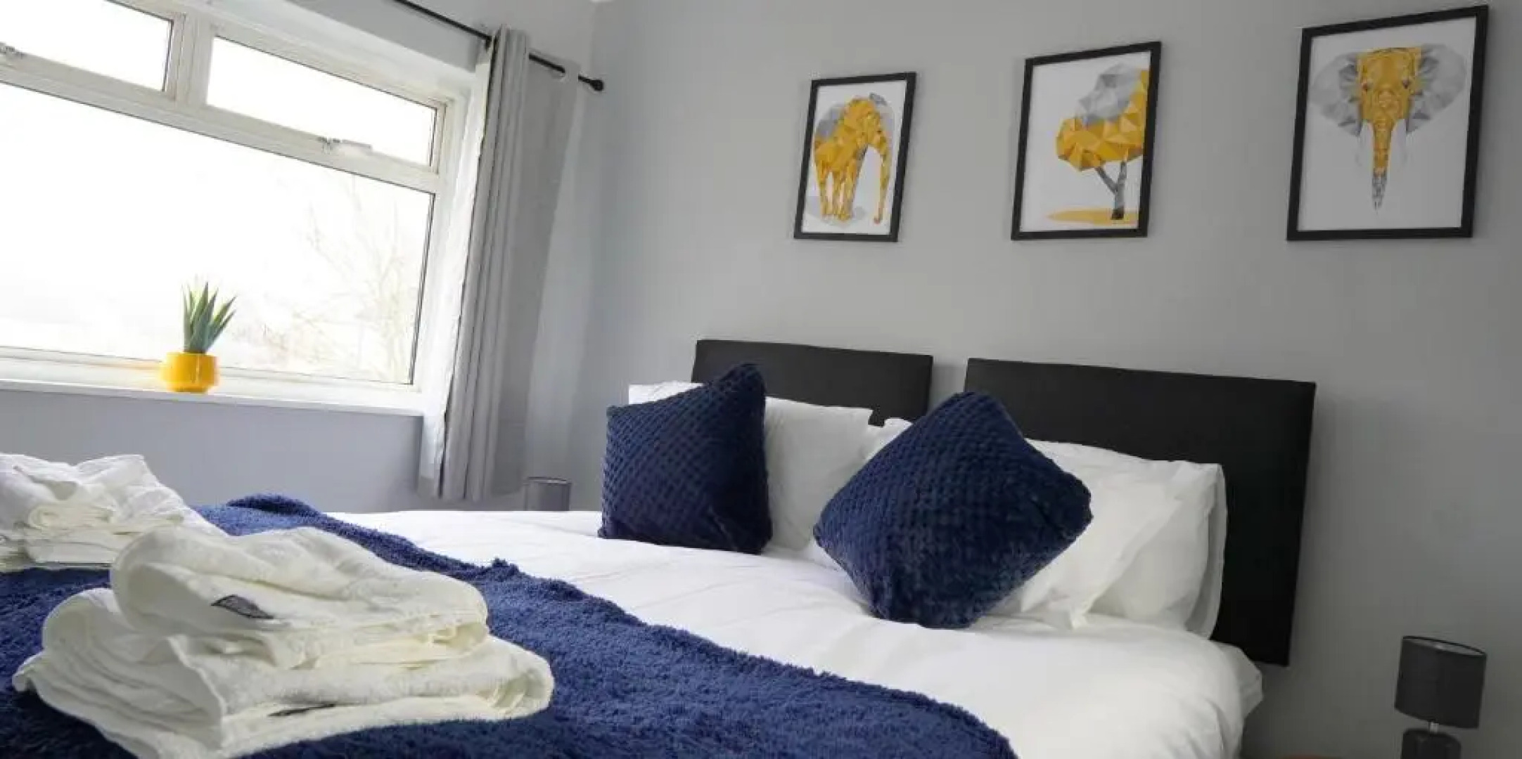 Portobello House - Four Bedroom House perfect for CONTRACTORS - Sleeps 6 - FREE parking