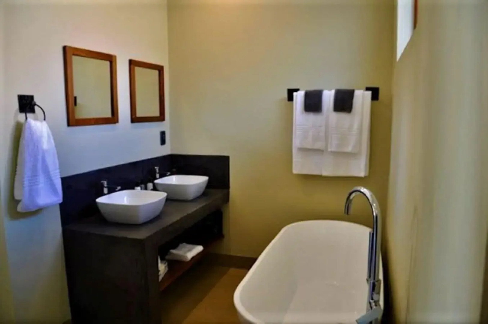 La Lechere Guest House