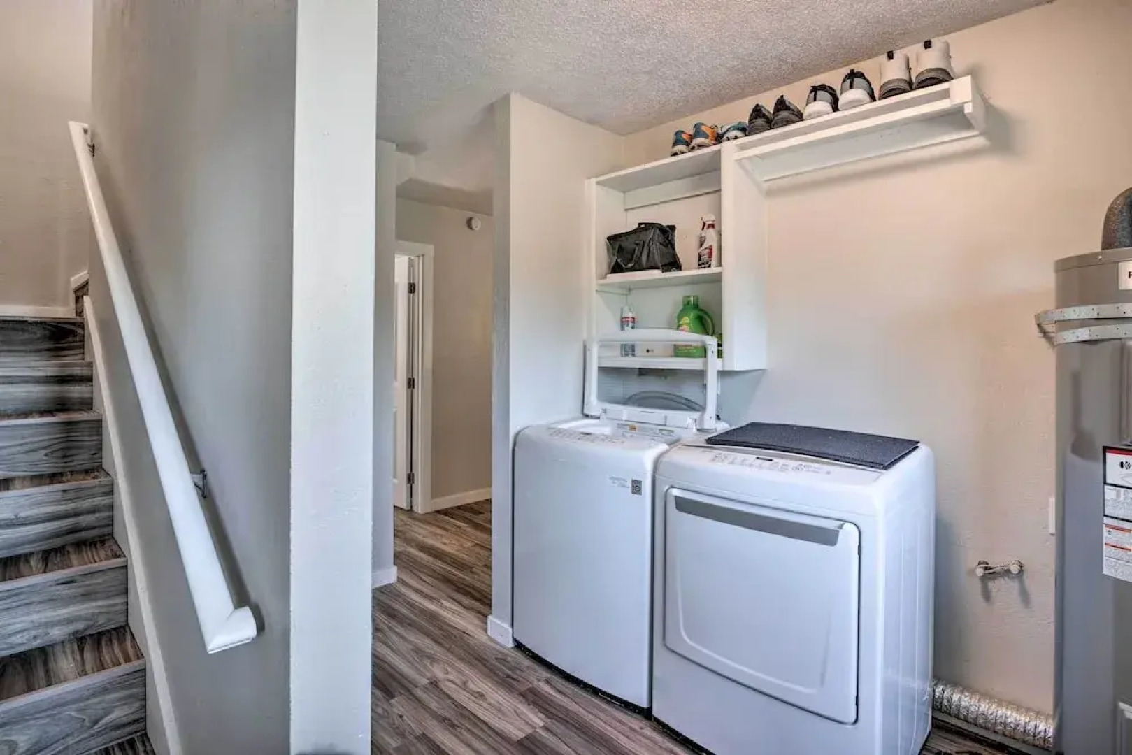 Sunny Pahoa Retreat: Snorkel, Hike & Shop!