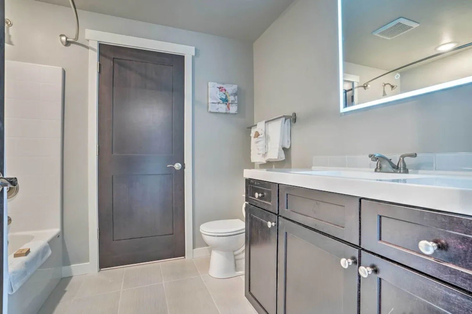 Lake Chelan Condo w/ Resort Pool & Hot Tub!