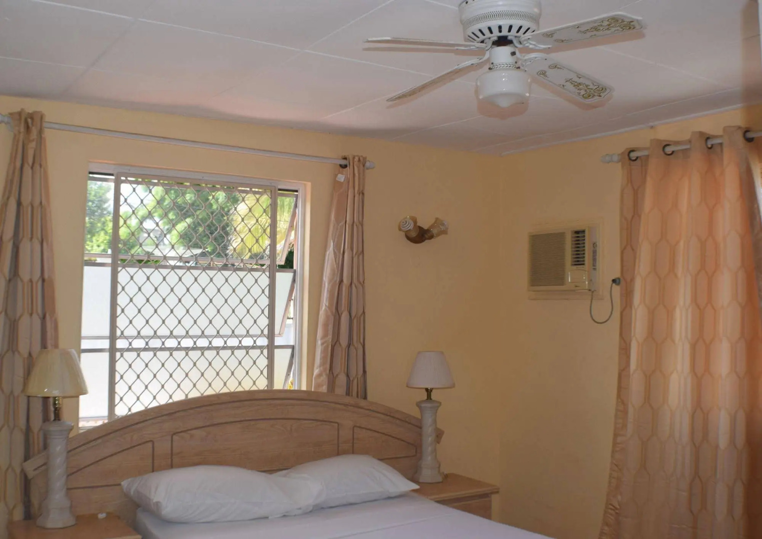 Shonlan Inn and Apartments