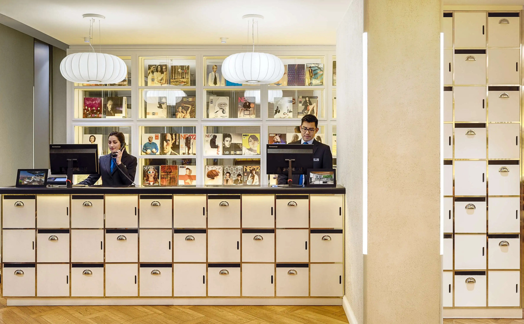 Отель H10 Universitat