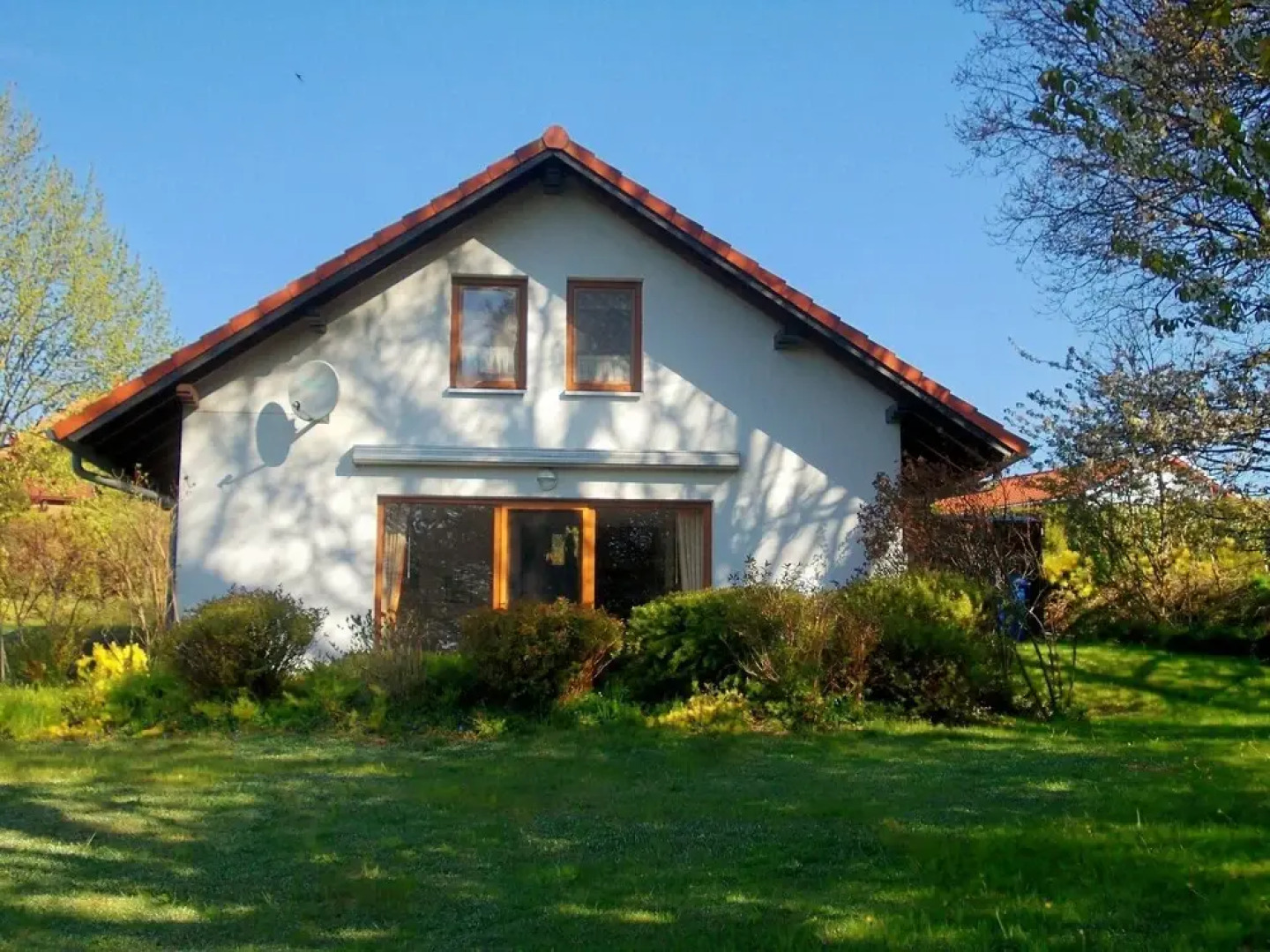 Sunlit Holiday Home near Town Center in Marlow