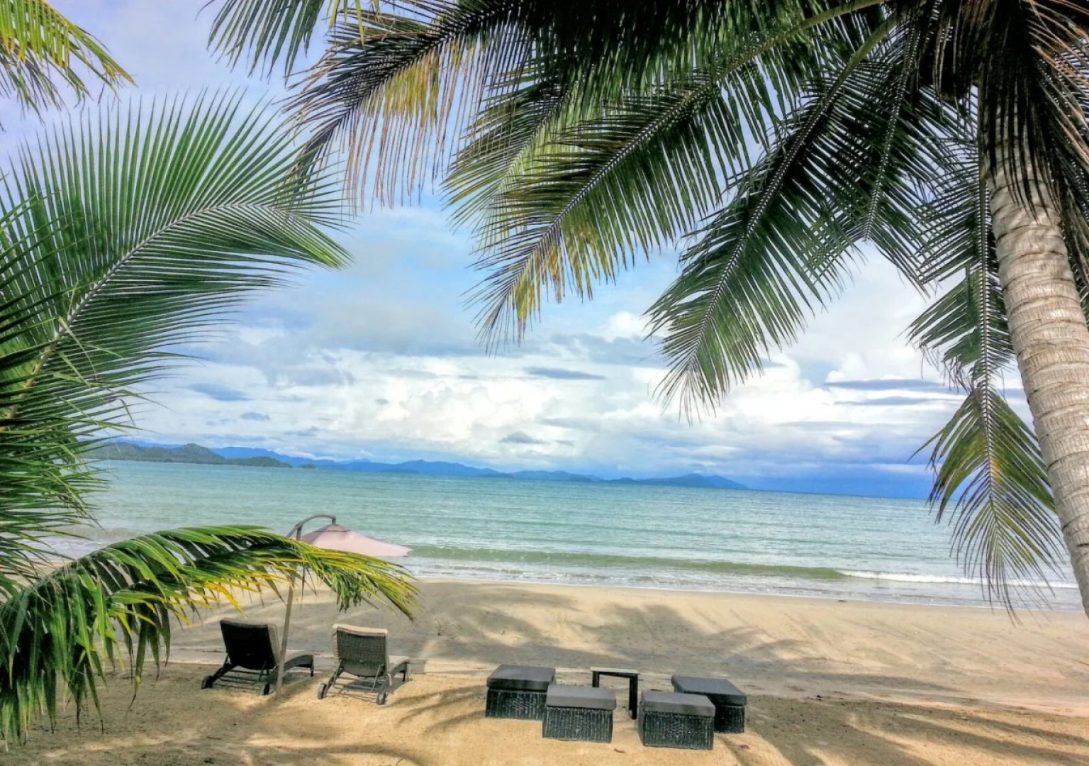 Foxy's Beach Resort
