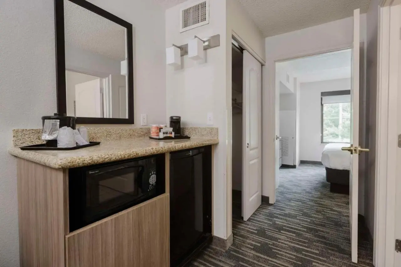 Country Inn & Suites by Radisson, Lake George (Queensbury), NY