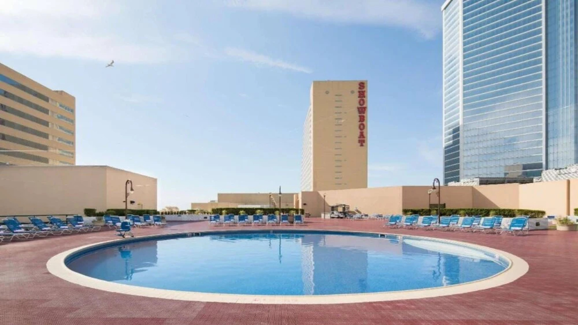 Cozysuites Beachfront 2BR 3BA Condo