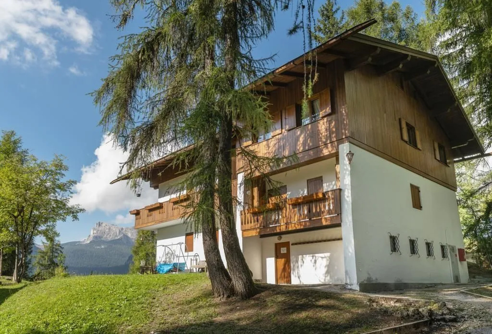 Chalet of Hearts nel bosco di Pocol