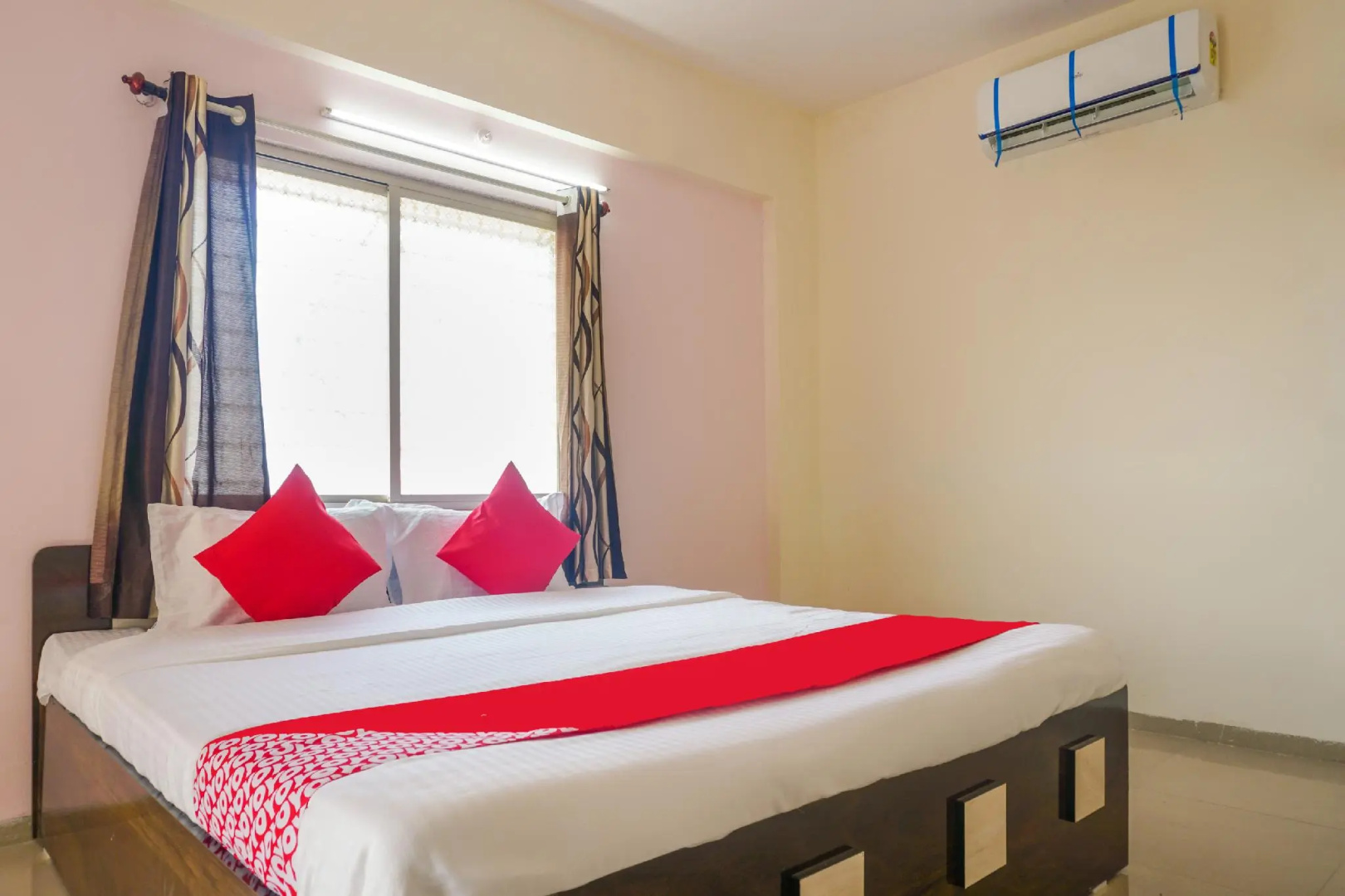 OYO 63323 Hotel Galaxy Inn
