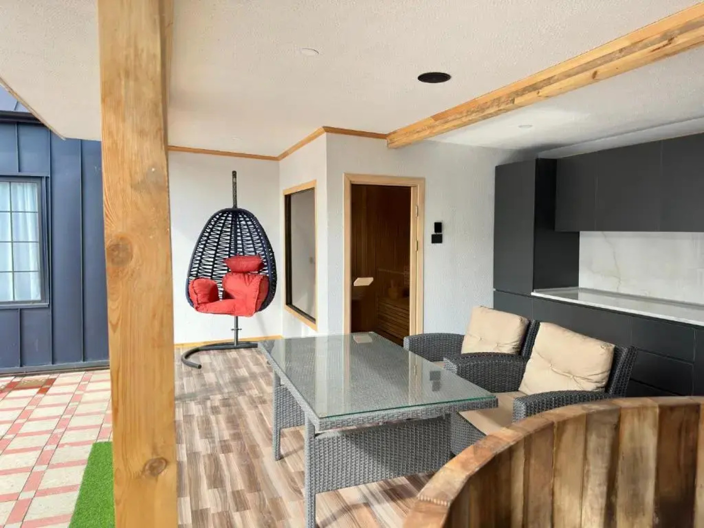 Qafqaz Suite Wood Stack