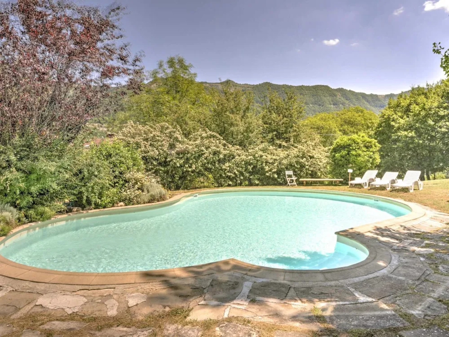 Tuscan Hideaway With Pool