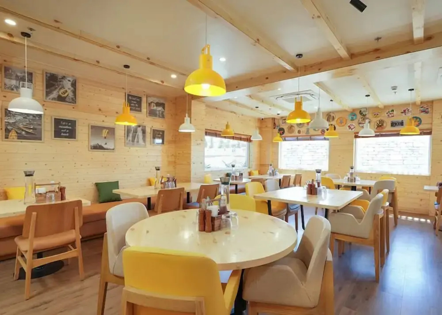 Bloom Boutique - Rishikesh Hills