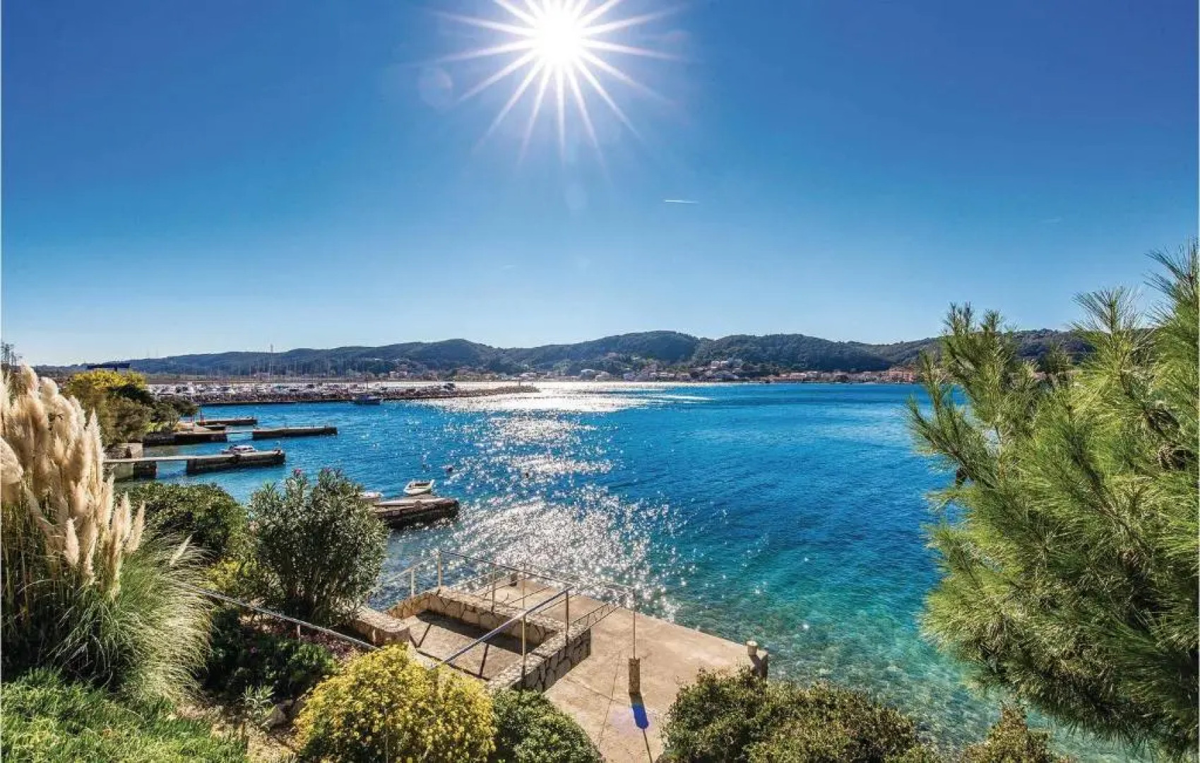 Stunning Apartment in Supetarska Draga With Sauna, Wifi and 2 Bedrooms