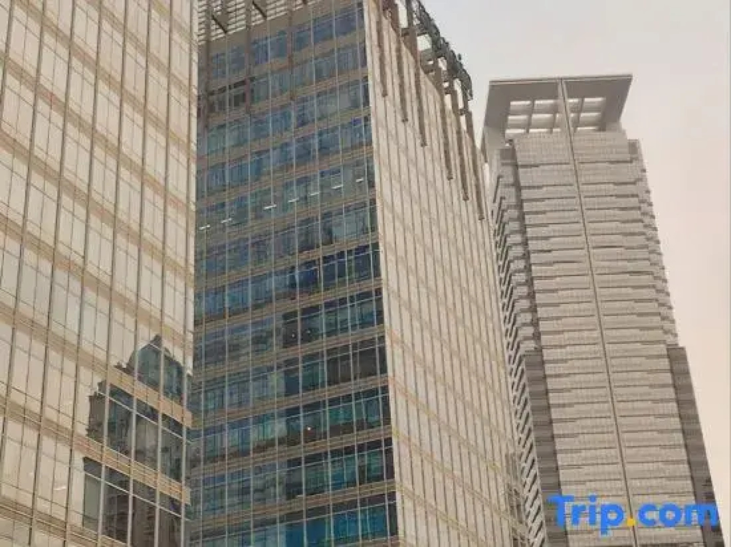 Fairview House - Luxstay near Airport