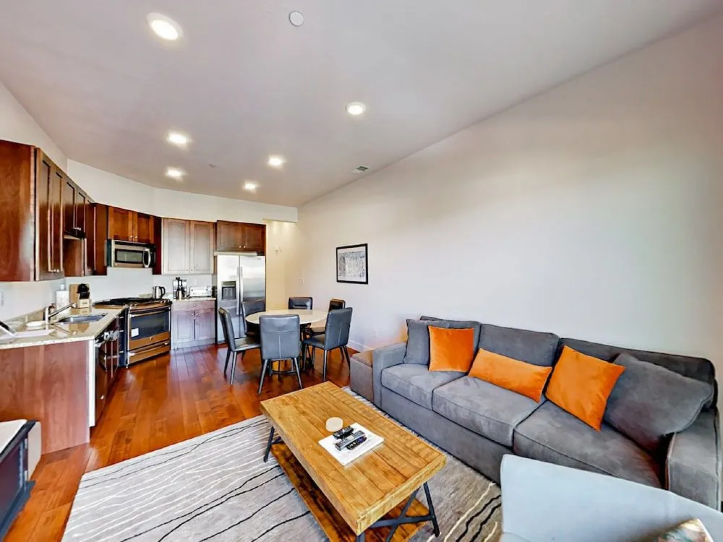 2BR Hot Tub Condo in Newpark by RedAwning