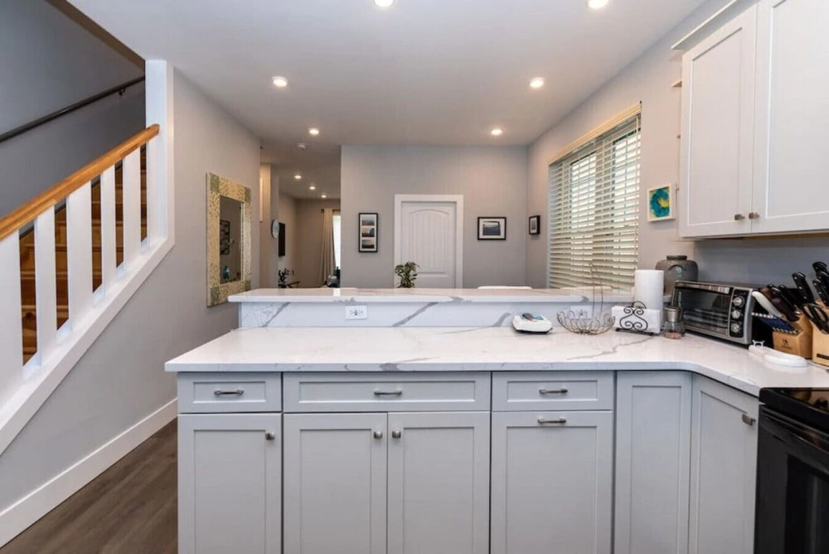 Cheerful Ventnor House Walk to the Beach