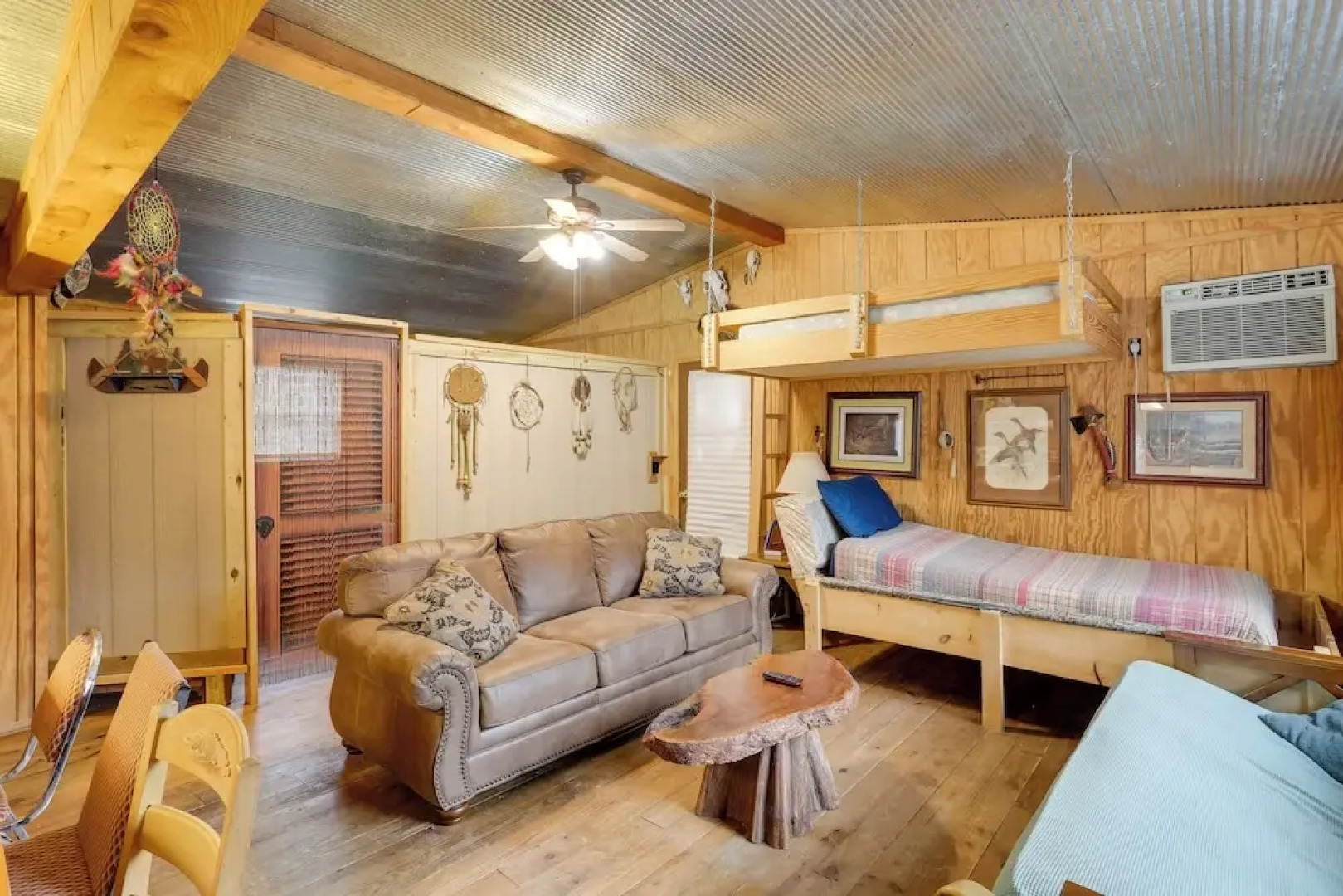 Cozy Riverfront Cabin ~ 2 Mi to Main Street Hardy