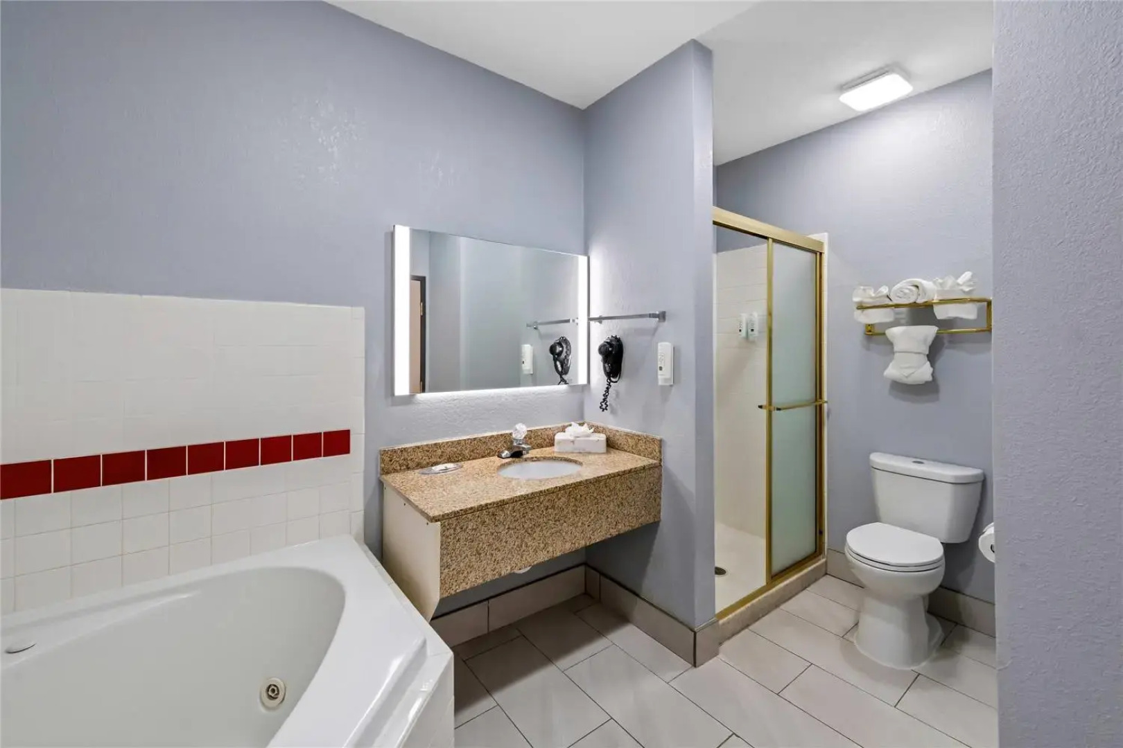 Quality Inn & Suites Manhattan