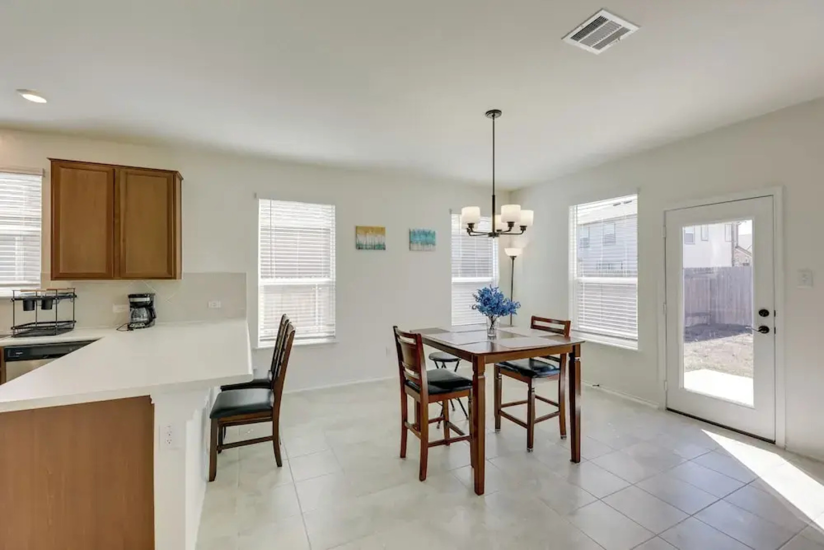 Manor Vacation Rental w/ Yard: 17 Mi to Austin!