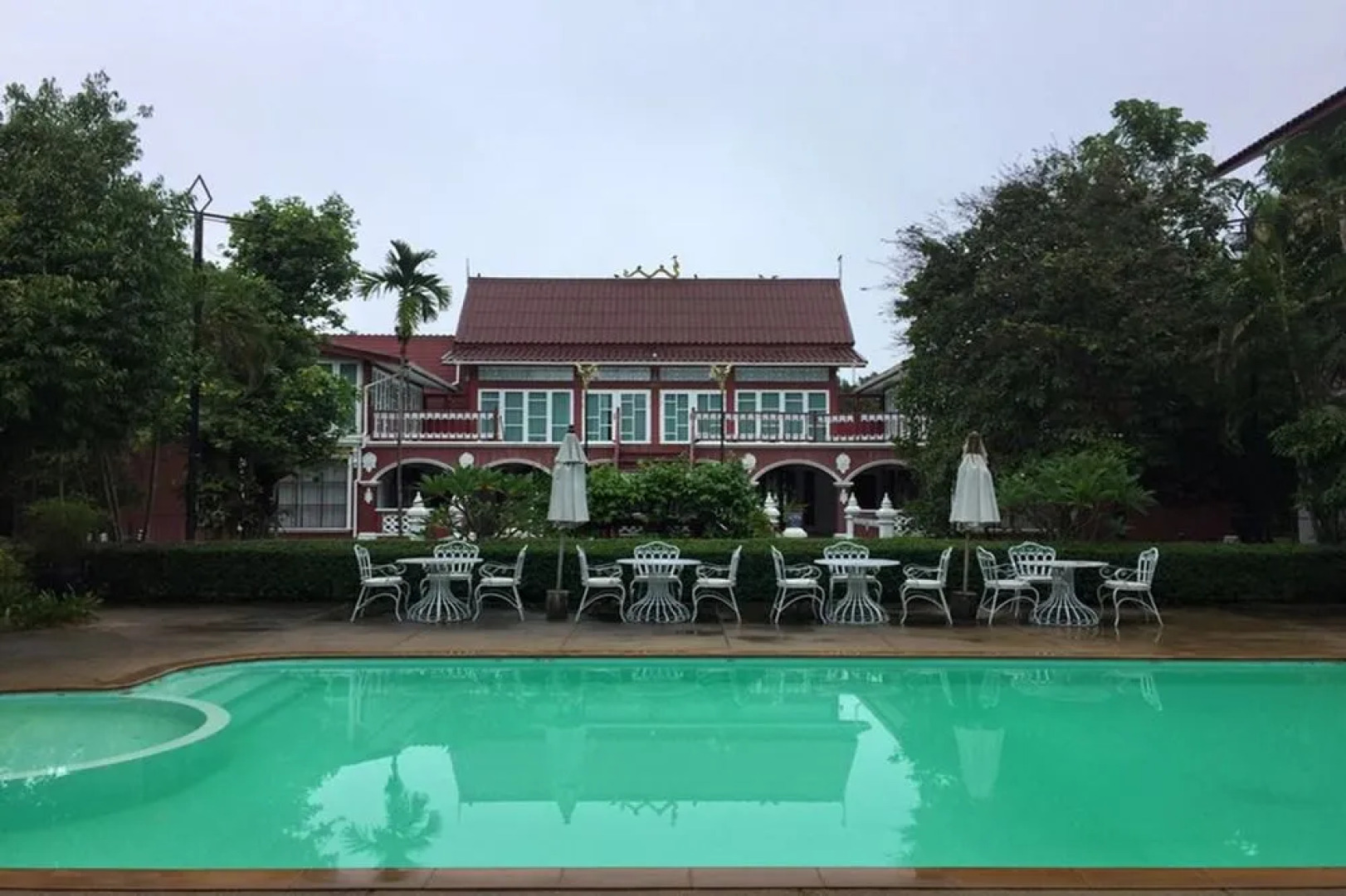 Aunruen Residence & Restaurant