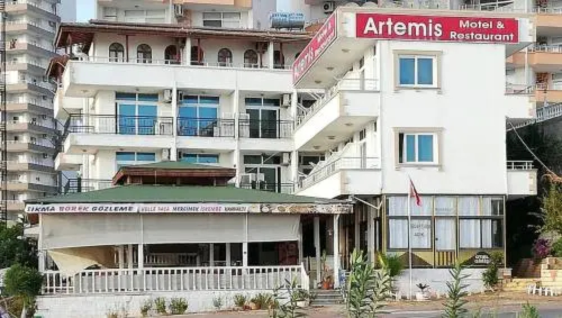 Artemis Motel