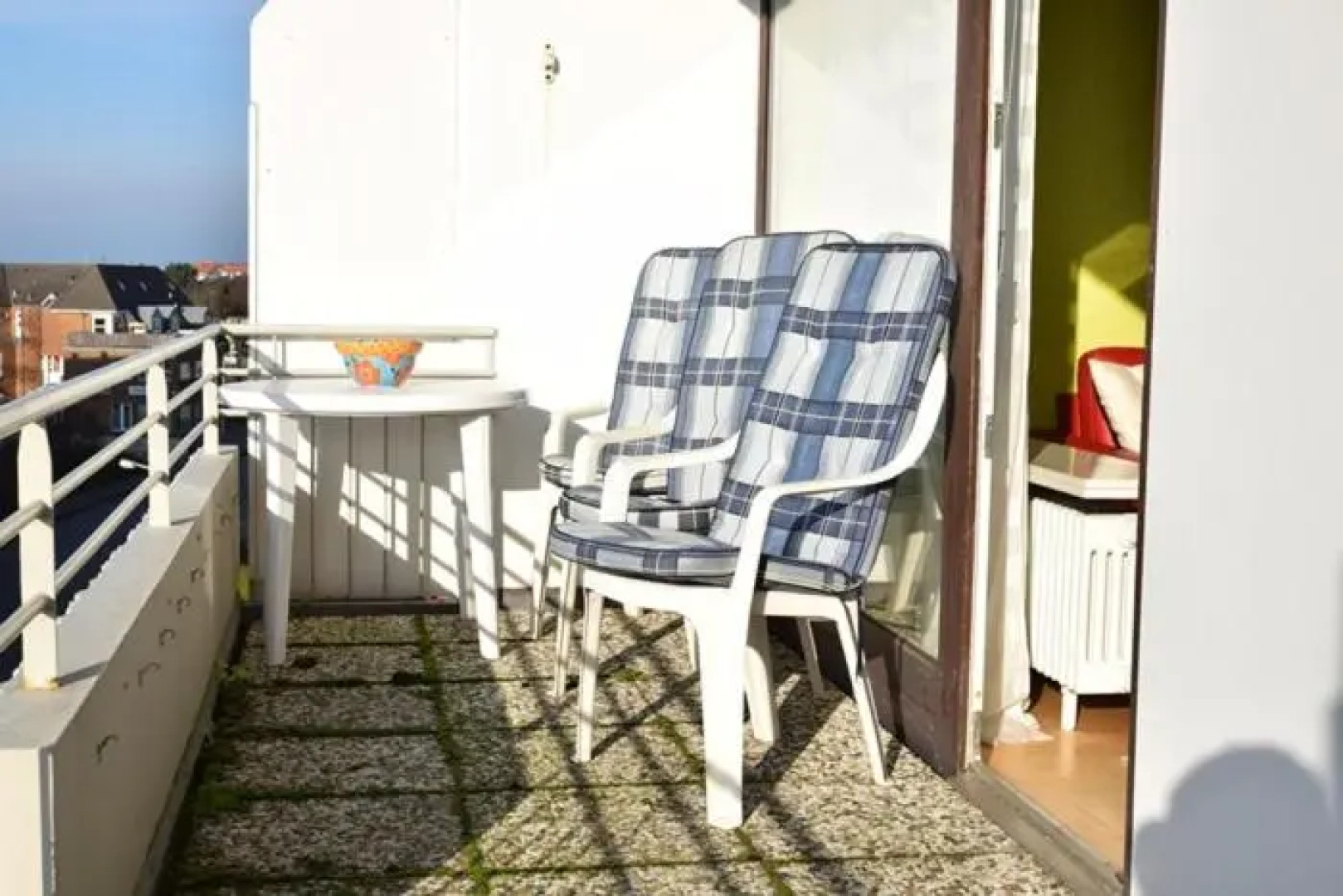 Geräumiges 2-Zimmer-Appartement in der 3. Etage des Hauses.