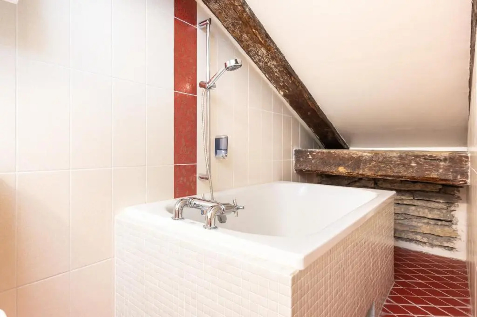 Отель Meriton Old Town Garden