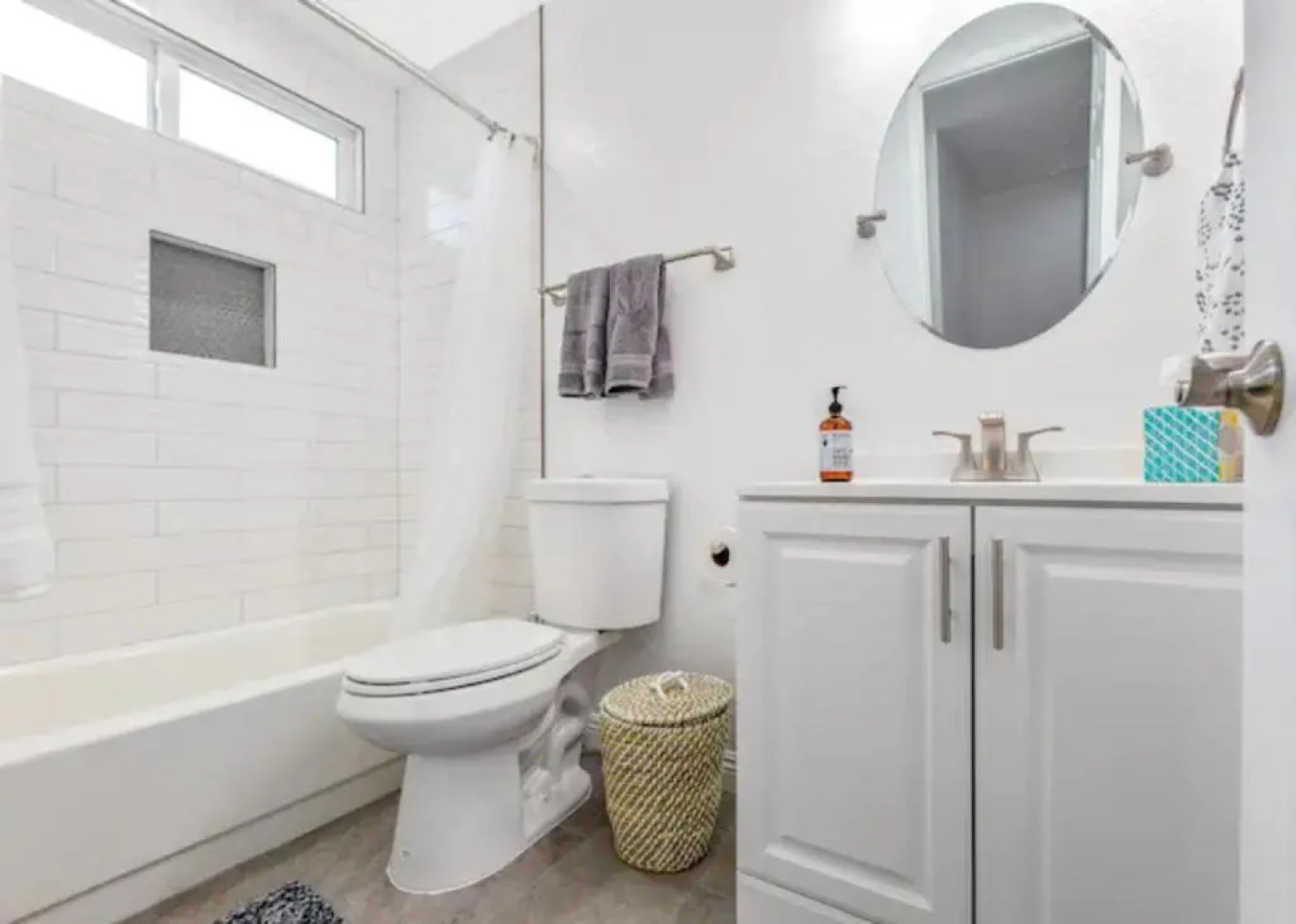 LuxuryTownhome.3Blks2Beach.E-Bikes.75”4kTV