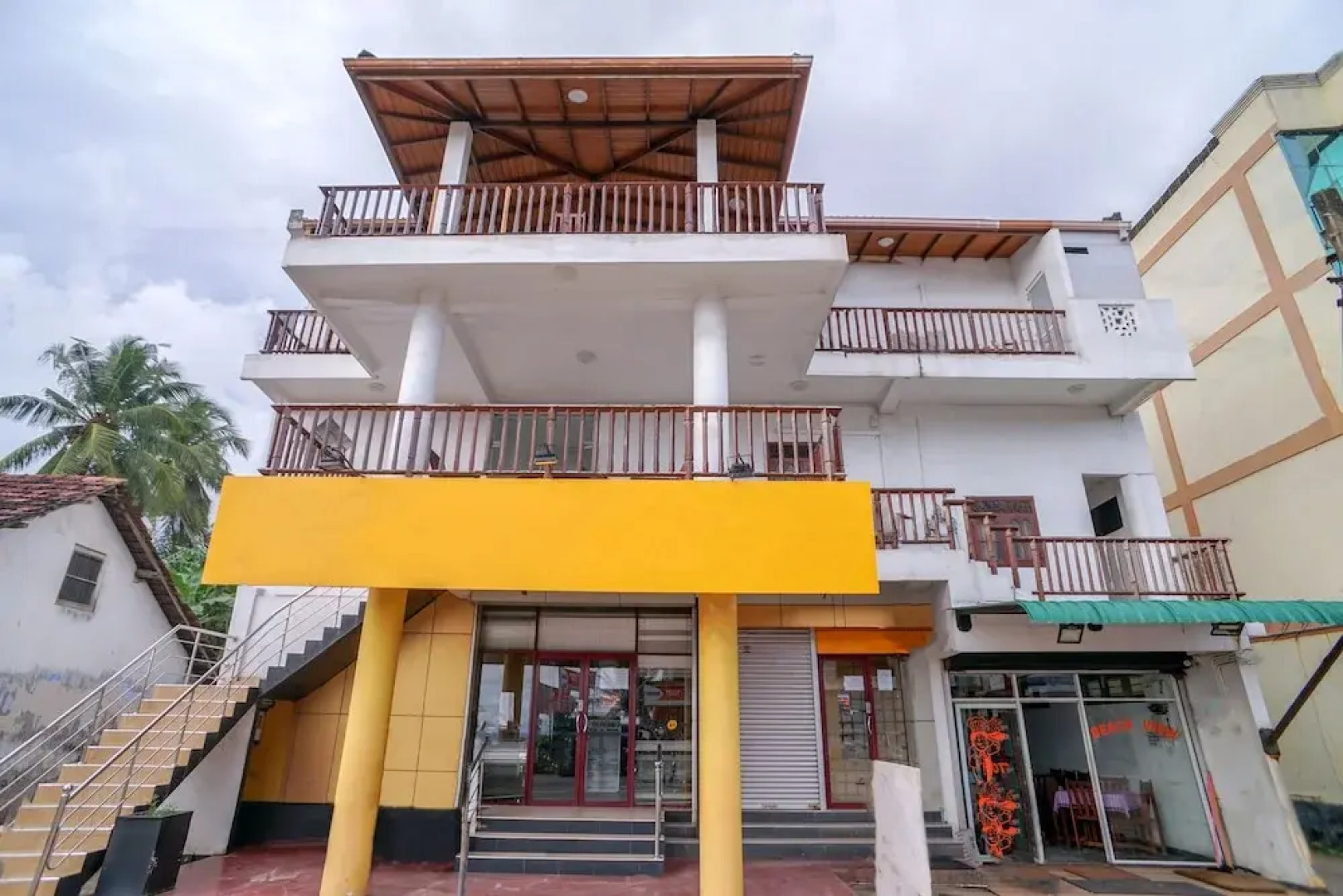 OYO 421 New Beach View Hotel