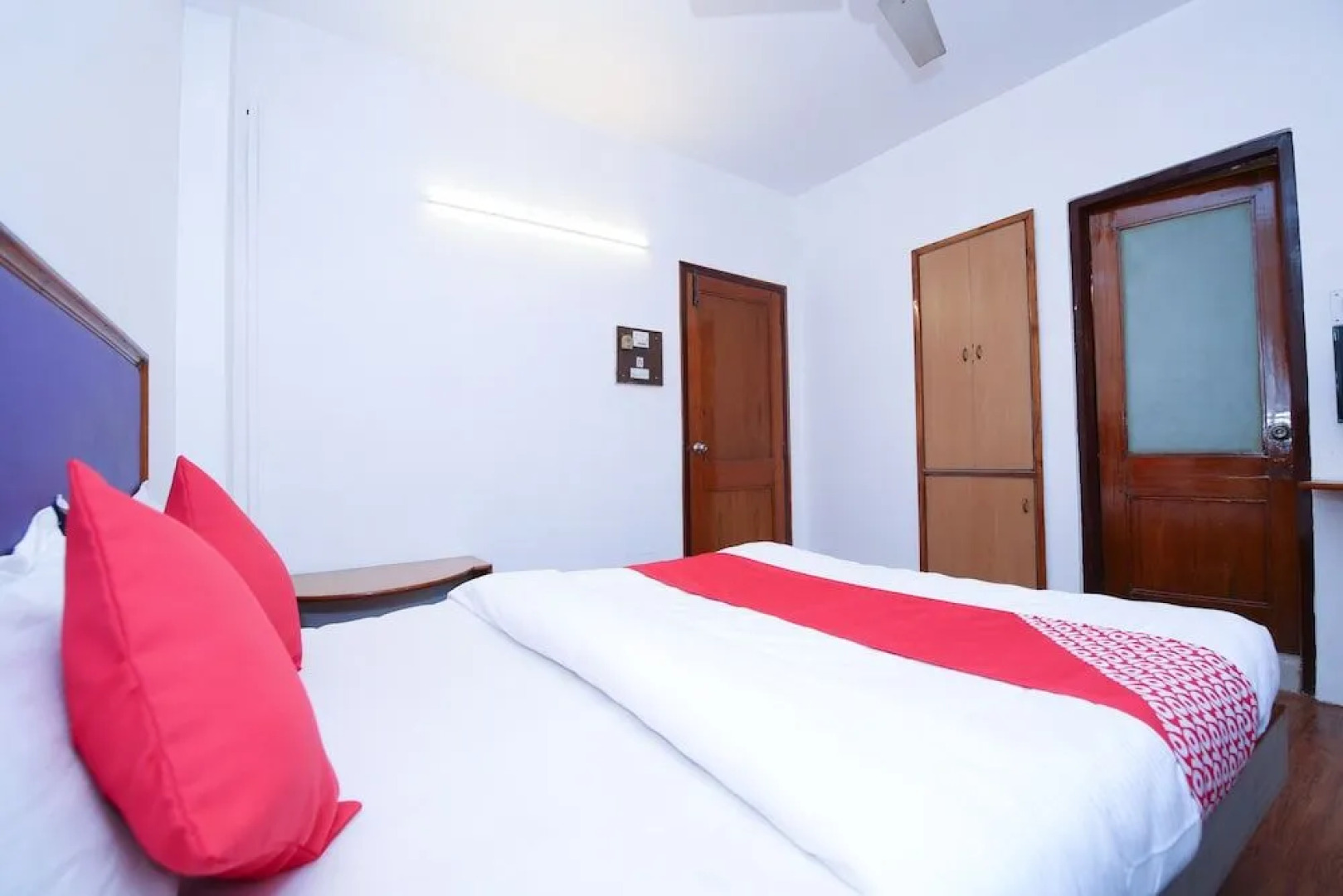 OYO 10606 Hotel Shriradha Civic Centre