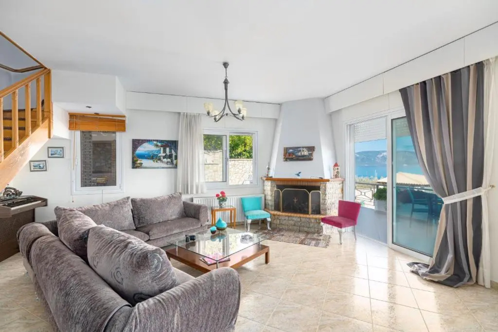 Villa Thea-1 hour and 50 minutes from Athens International Airport