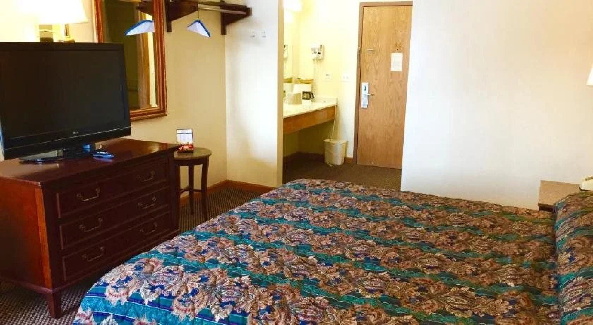 Executive Inn and Suites