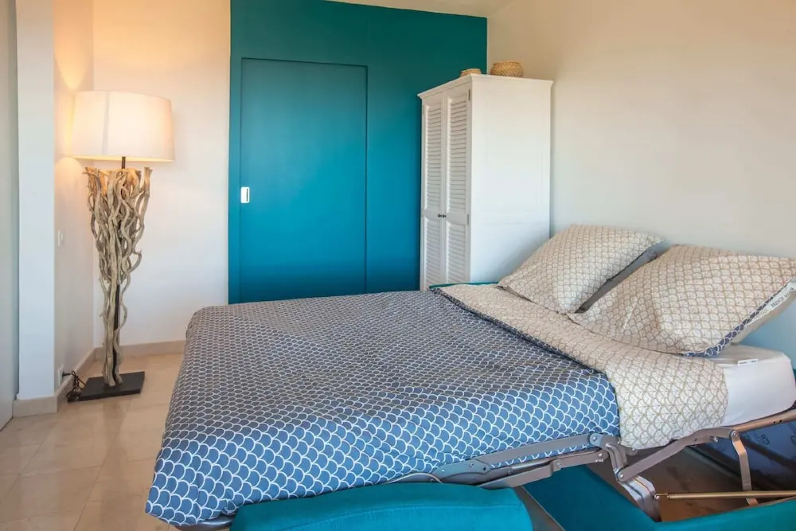 Large Apartment With Swimming Pool and sea View