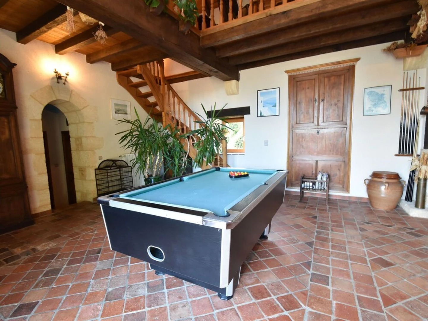 Beautiful Holiday Home with Heated Pool in Cazals France