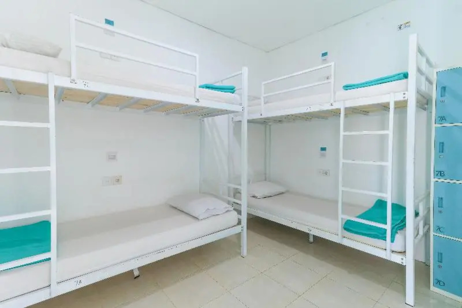 The Ruum Hostel Canggu by ZUZU