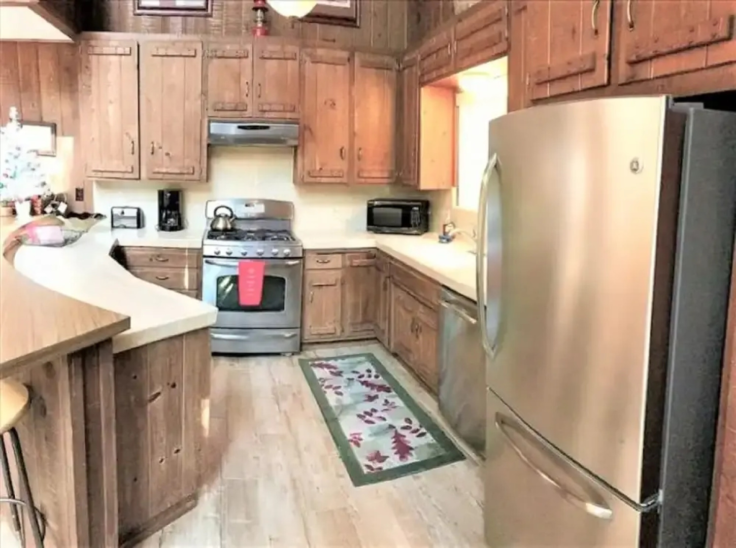 Woodsy 'a' Frame 3 Bedroom Cabin by RedAwning