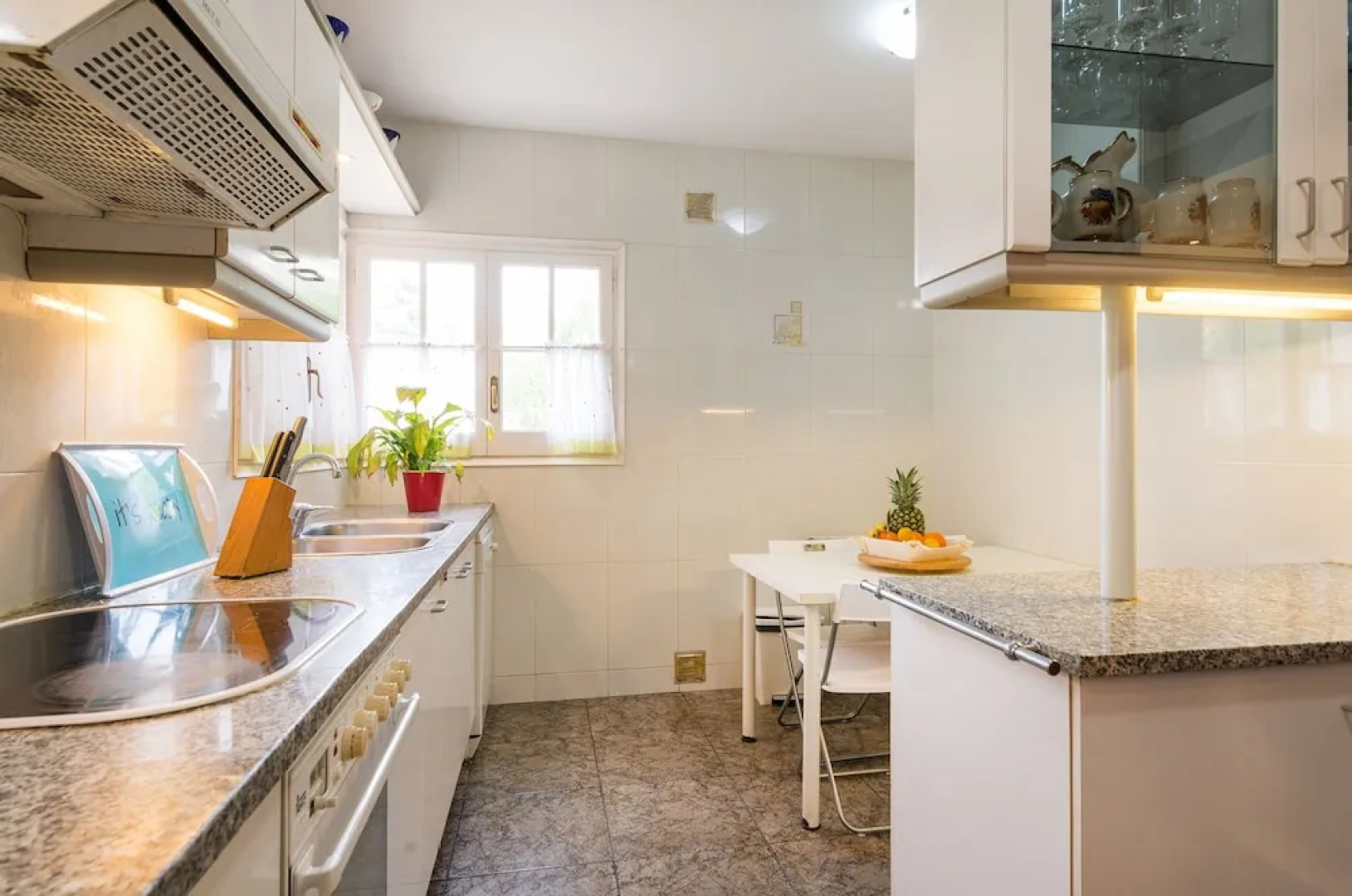 Preciosa villa mar y montaña