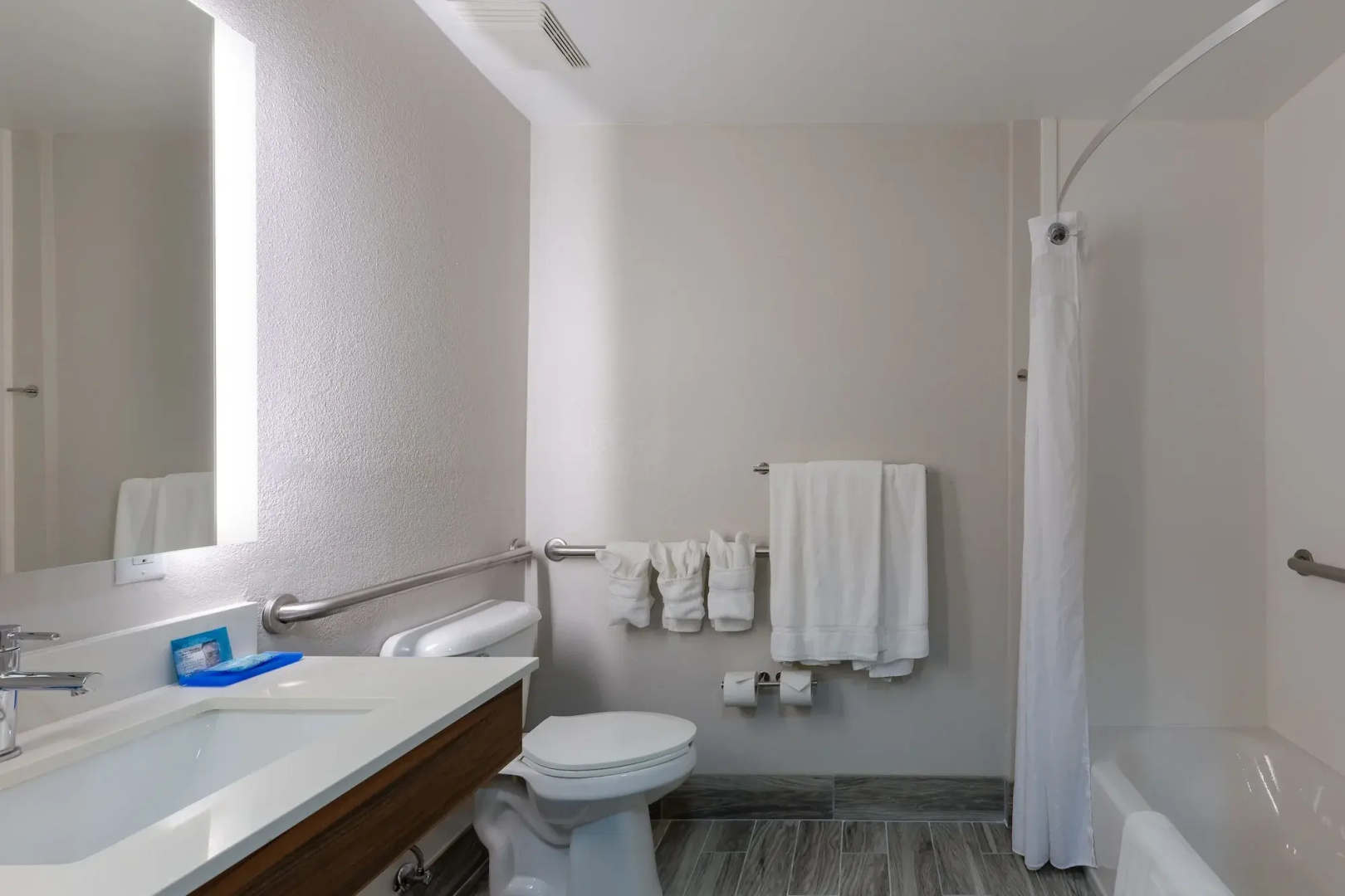 Holiday Inn Express Alpharetta - Roswell by IHG