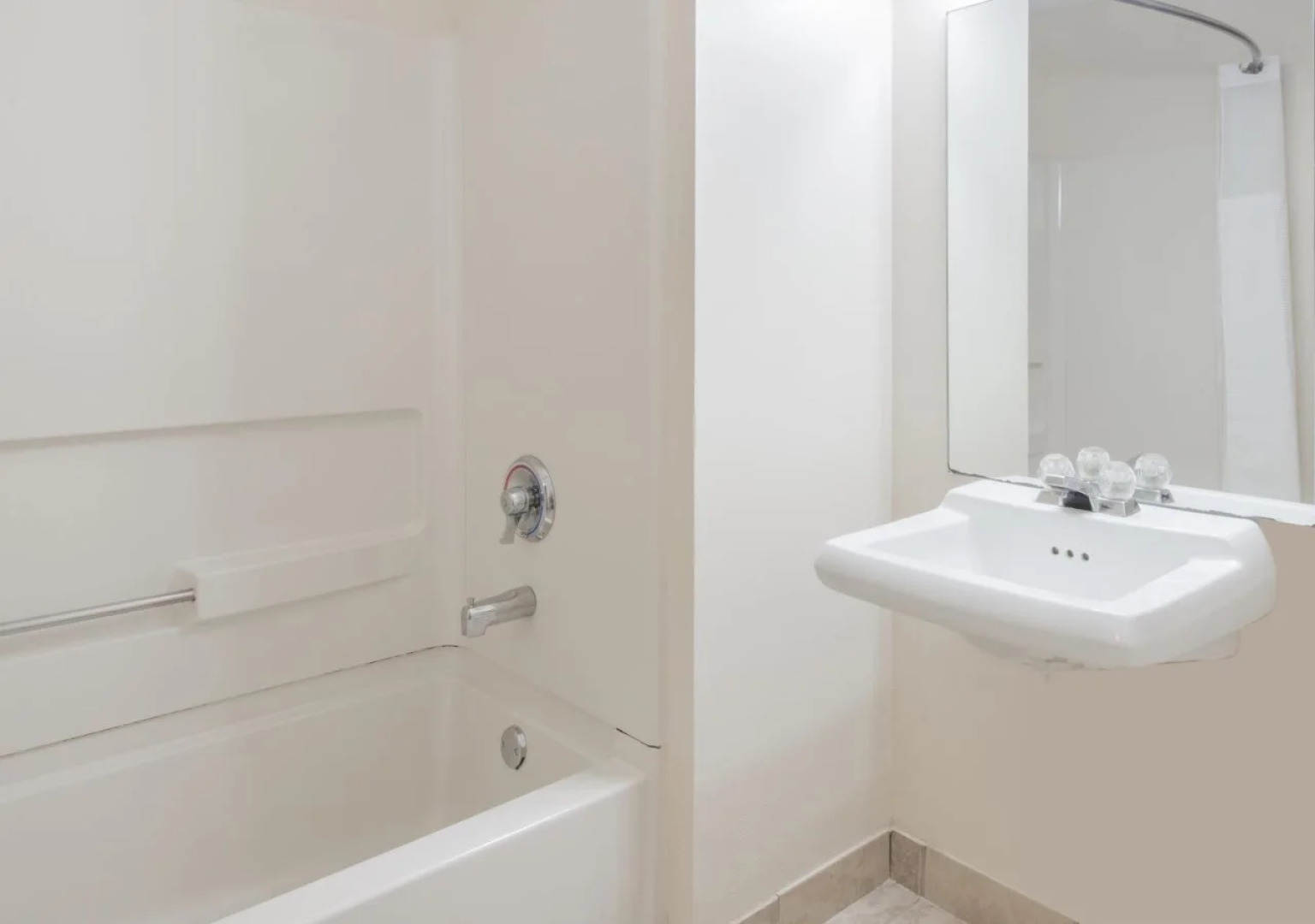 Days Inn & Suites Groton