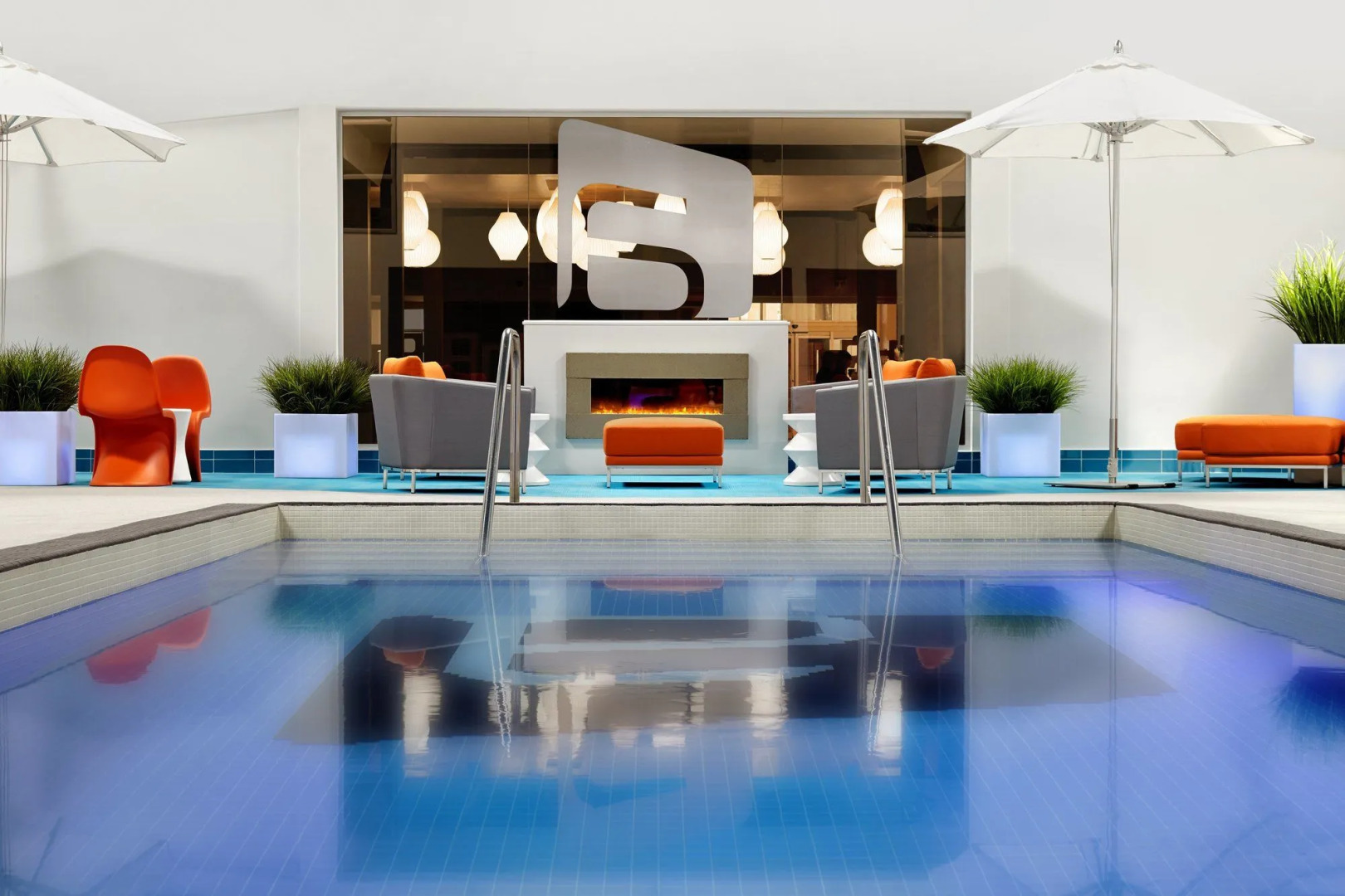 Aloft Calgary University